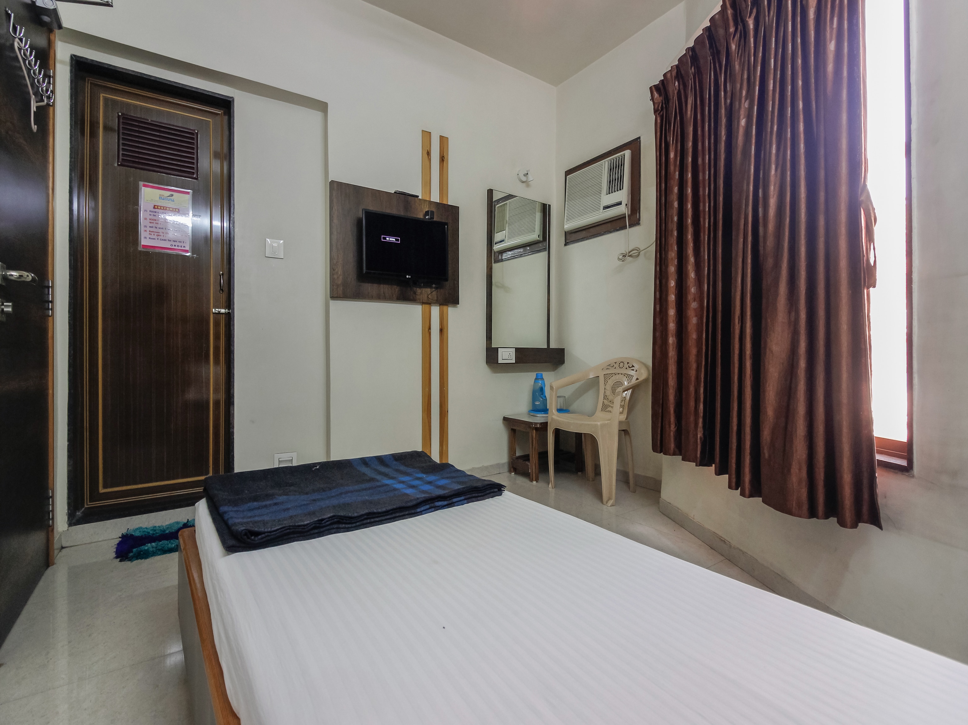 Hotel Mayura - Tap to explore photos