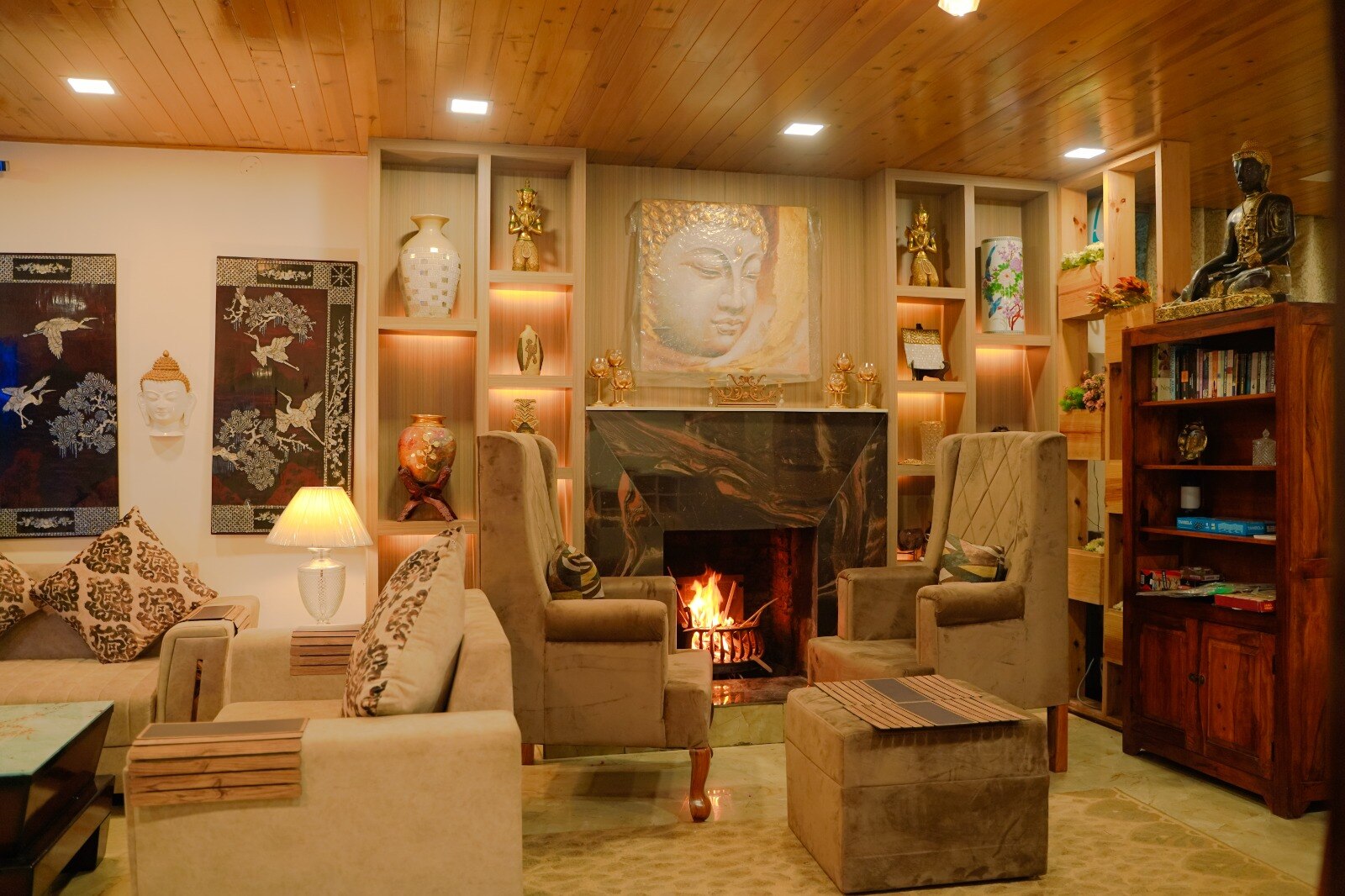 Luxury Villa in Mukteshwar - Tap to explore photos