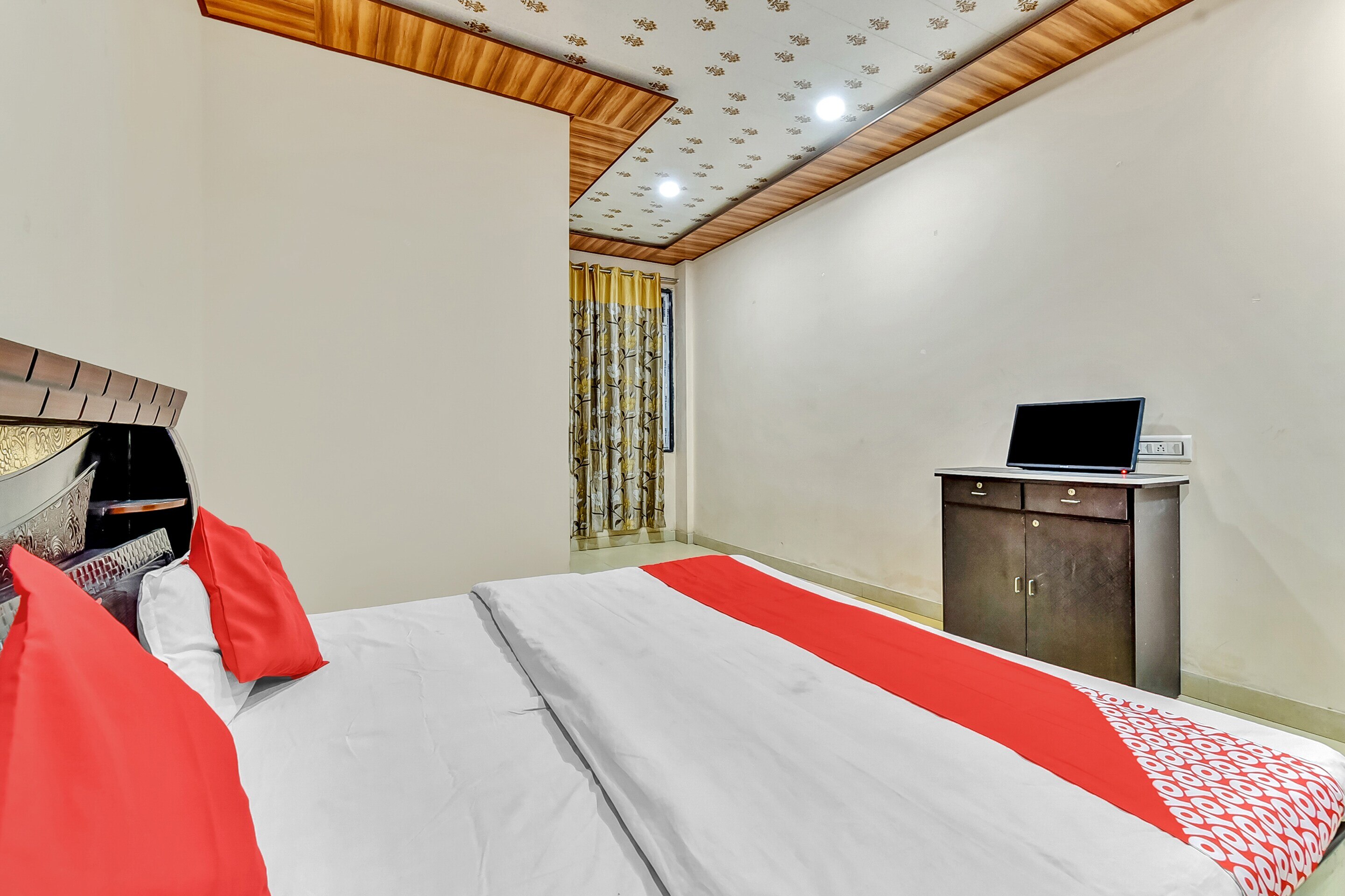Hotel O Utsav Vatika Hotel - Tap to explore photos