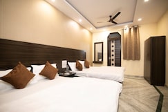 Hotel Siddharth 5 mins from NDLS Railway Station, Noida