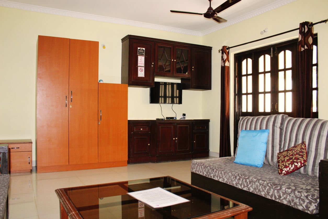 Spacious 2 BHK Apartment Calangute - Tap to explore photos