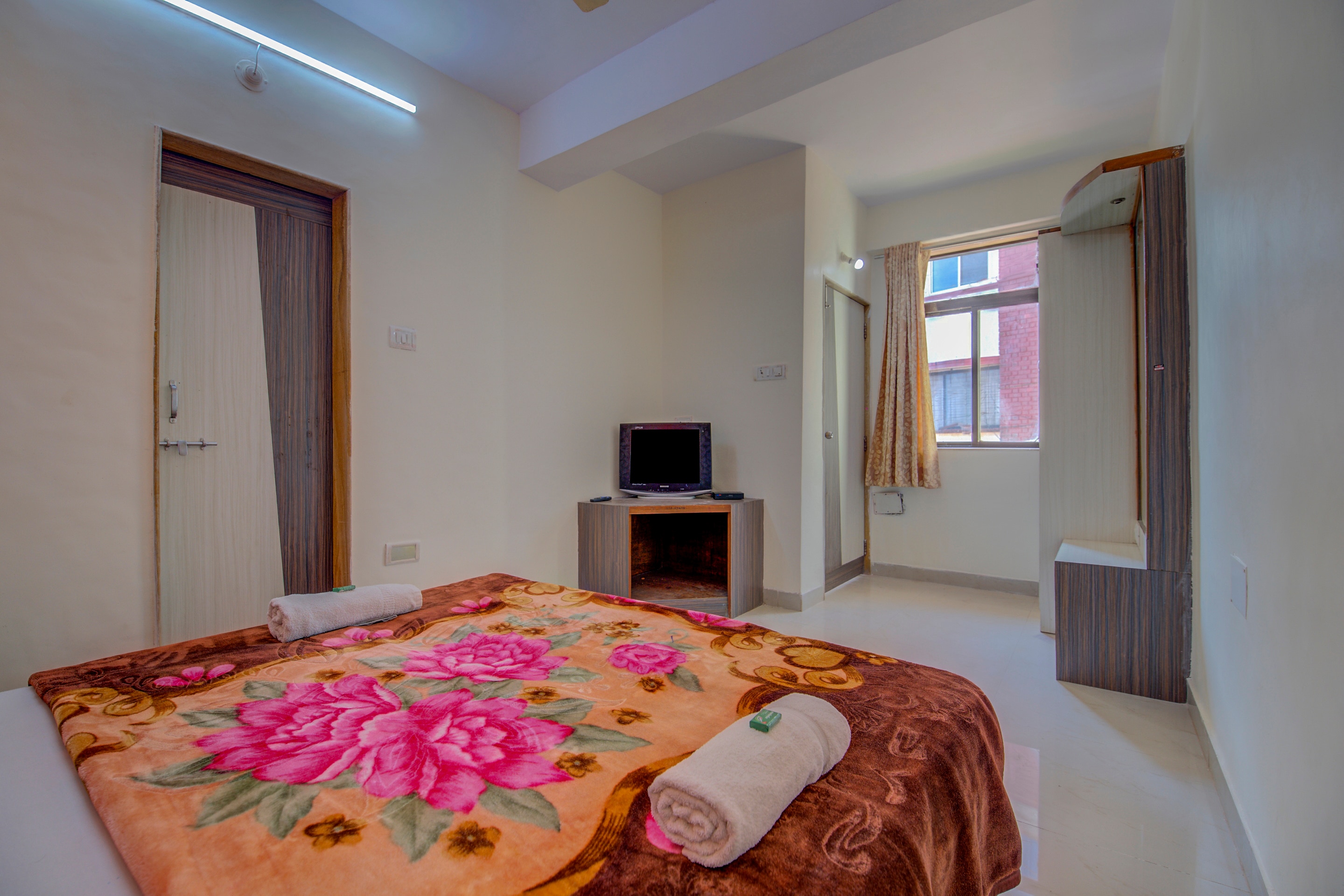 Sonu Villa Niwas | Rooms & Restaurant 2