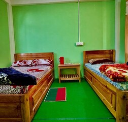 Cozy Rooms