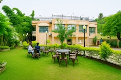 Hotel Shiv Villa ( 1.8 kms from Nakki Lake ), Mount Abu