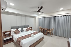 HOTEL MAPLE LEAF, Sanand