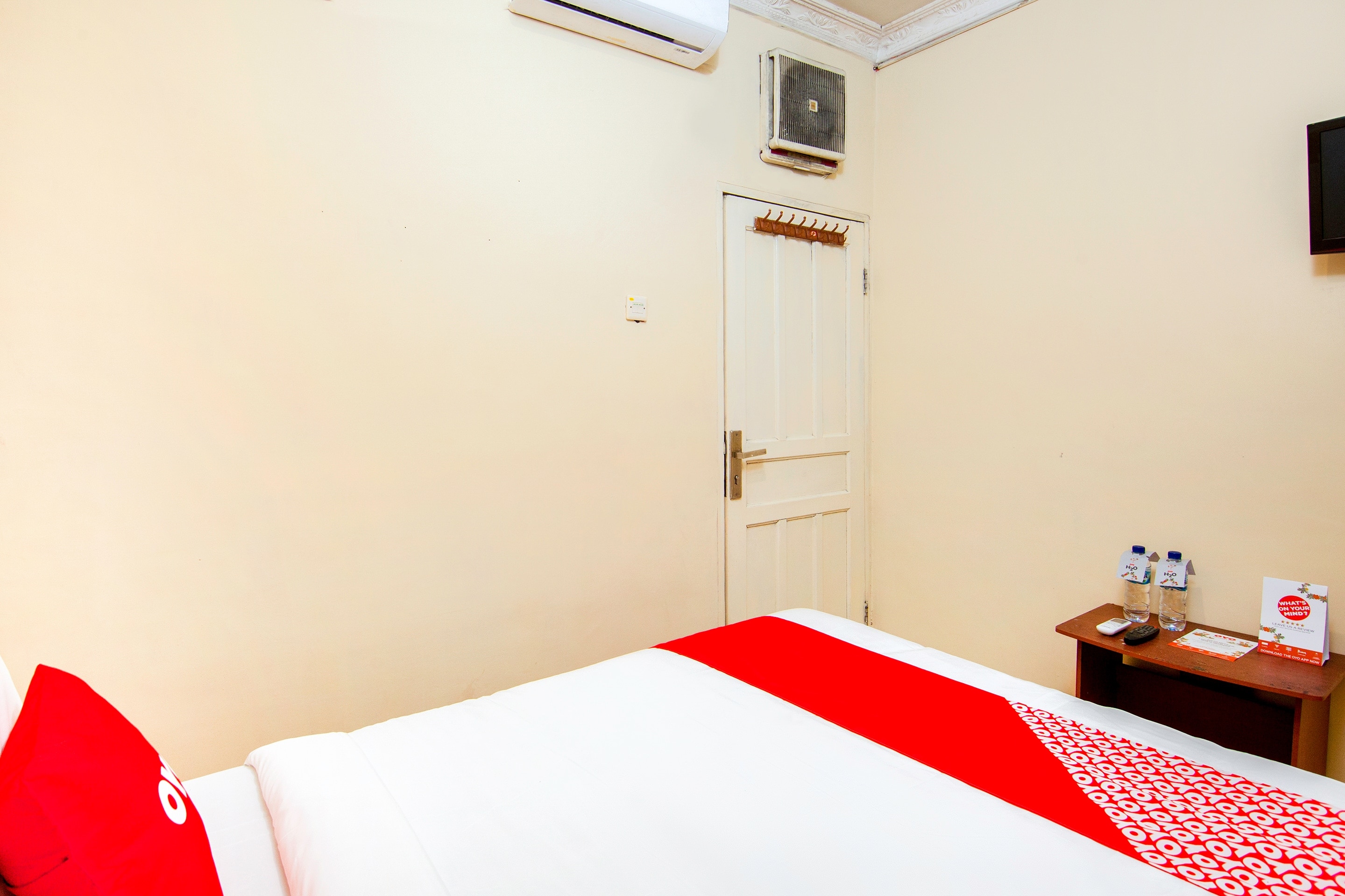 OYO 2045 Hotel 211 - Tap to explore photos