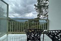 Rock N Brook Resort, Marayoor