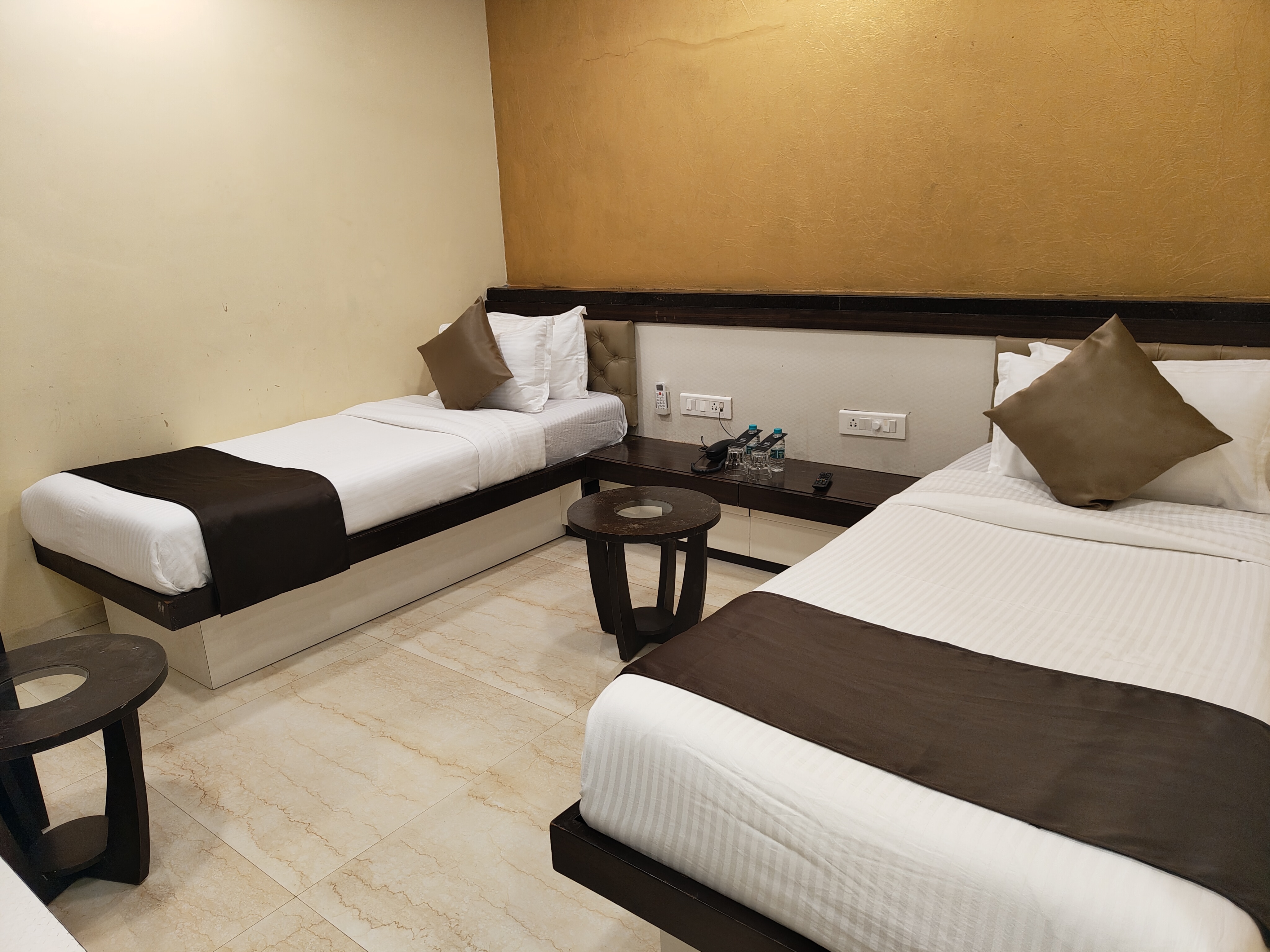 The Majlis Hotel Colaba Mumbai 5