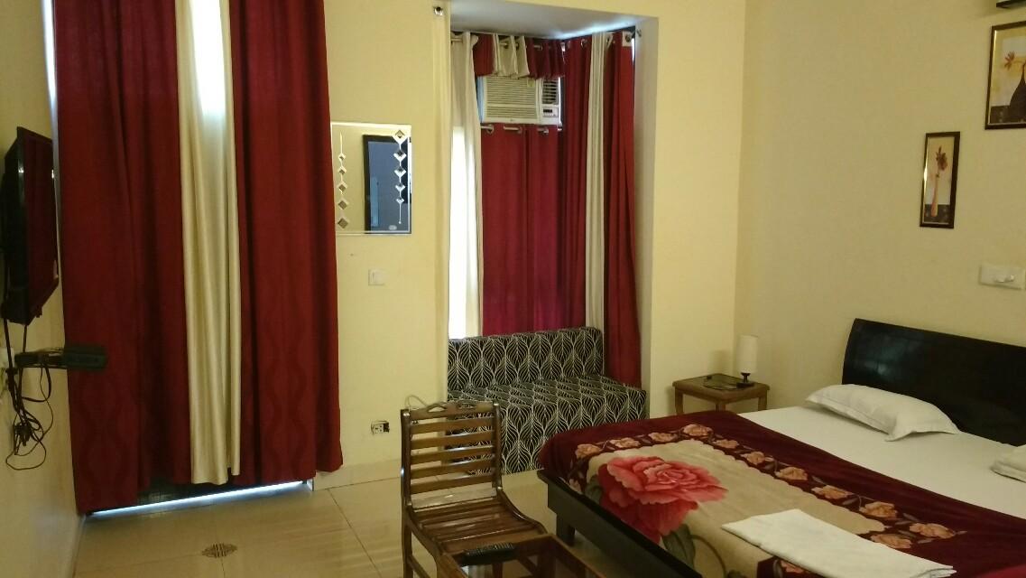 Bougain Villa | Rooms & Caretaker - Tap to explore photos