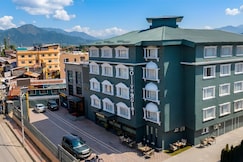 The Olive Hotel (Nearby Airport), Srinagar