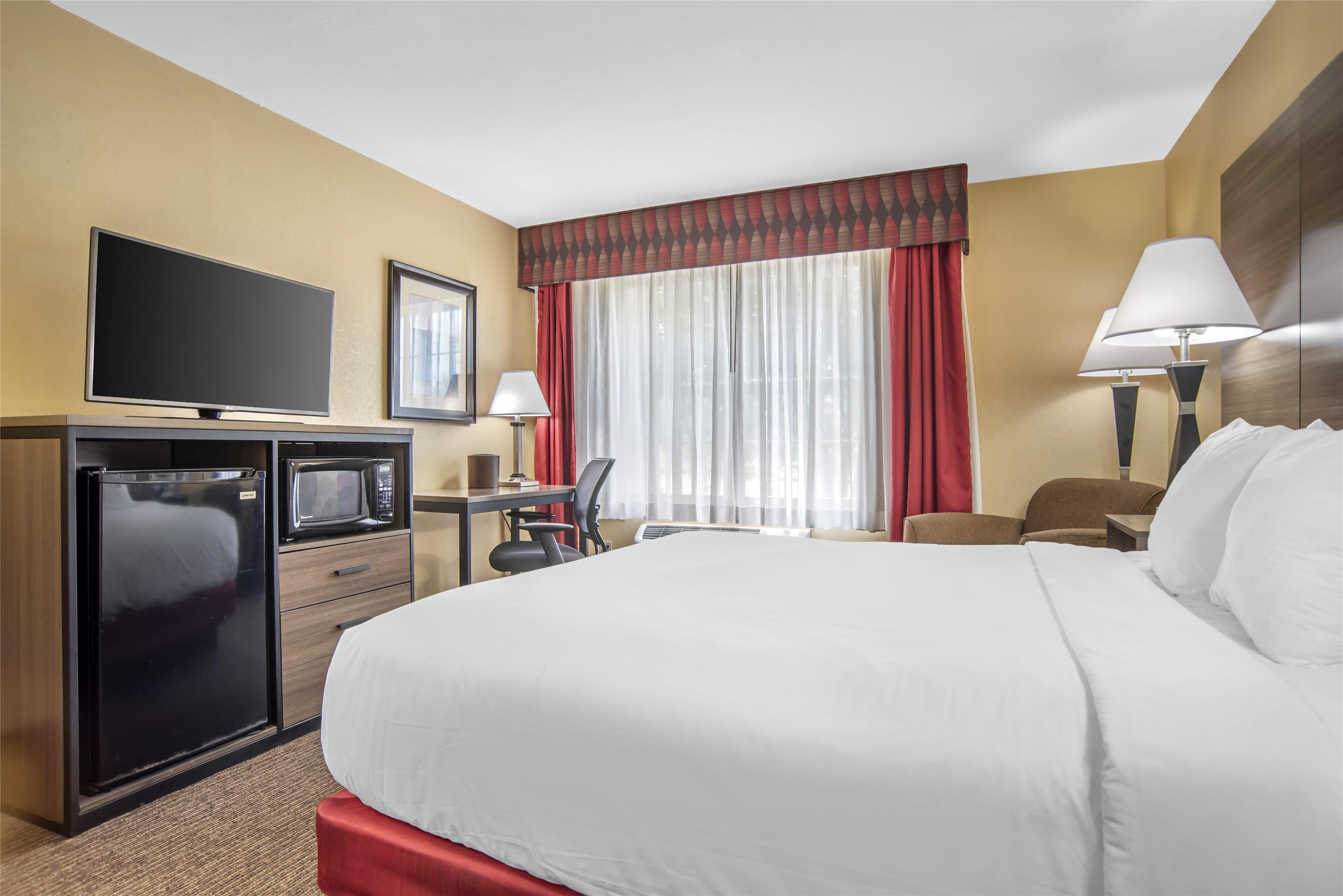 Best Western Plus Bessemer Hotel & Suites - Tap to explore photos
