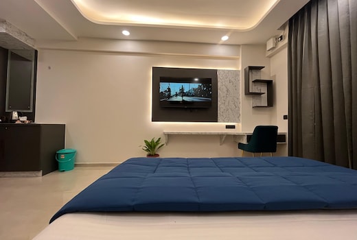 LUXURIOUS STAY | OMAXE HAZRATGANJ