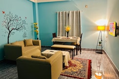 Cosy Mountain View AC Bedroom, Guwahati