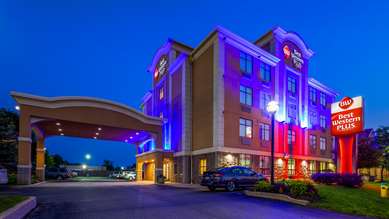 Best Western Plus Barrie - Tap to explore photos