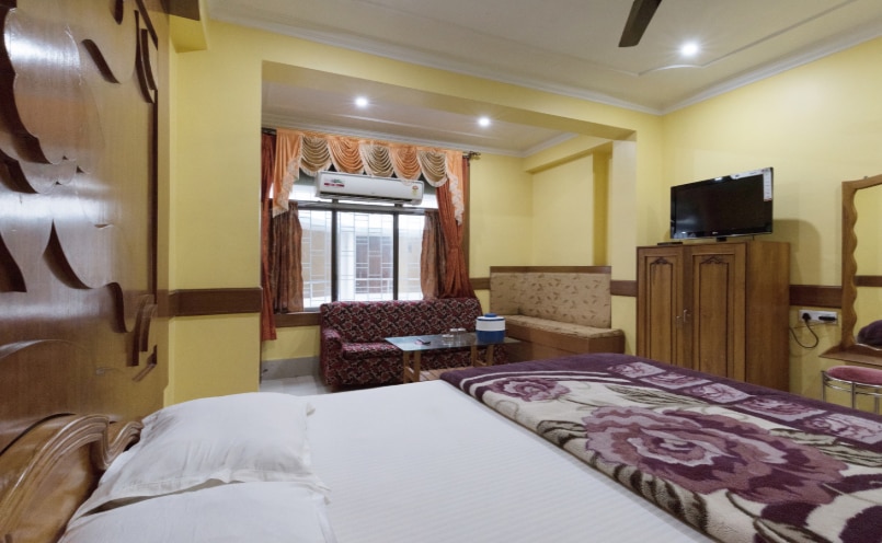 Hotel Rekha - Tap to explore photos