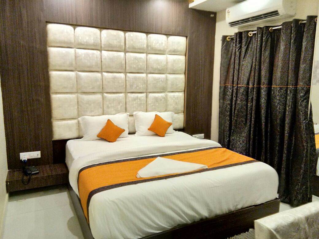 Hotel Vinayak - Tap to explore photos