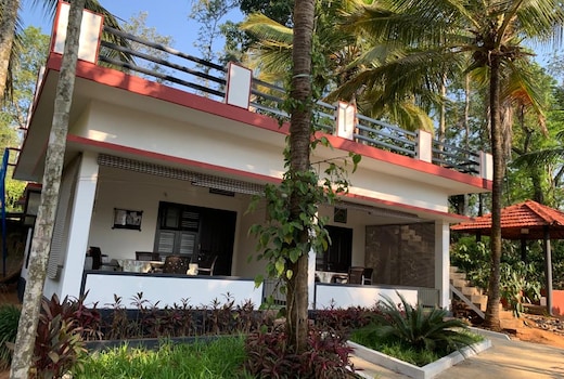 Holidayincoorg Nature's Craft Estate Stay