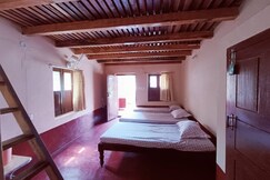 Cozy room in Sakleshpur Sainath Coffee Estate, Alur, Karnataka