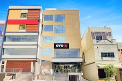 Super Hotel O Grand stay hotels, Warangal