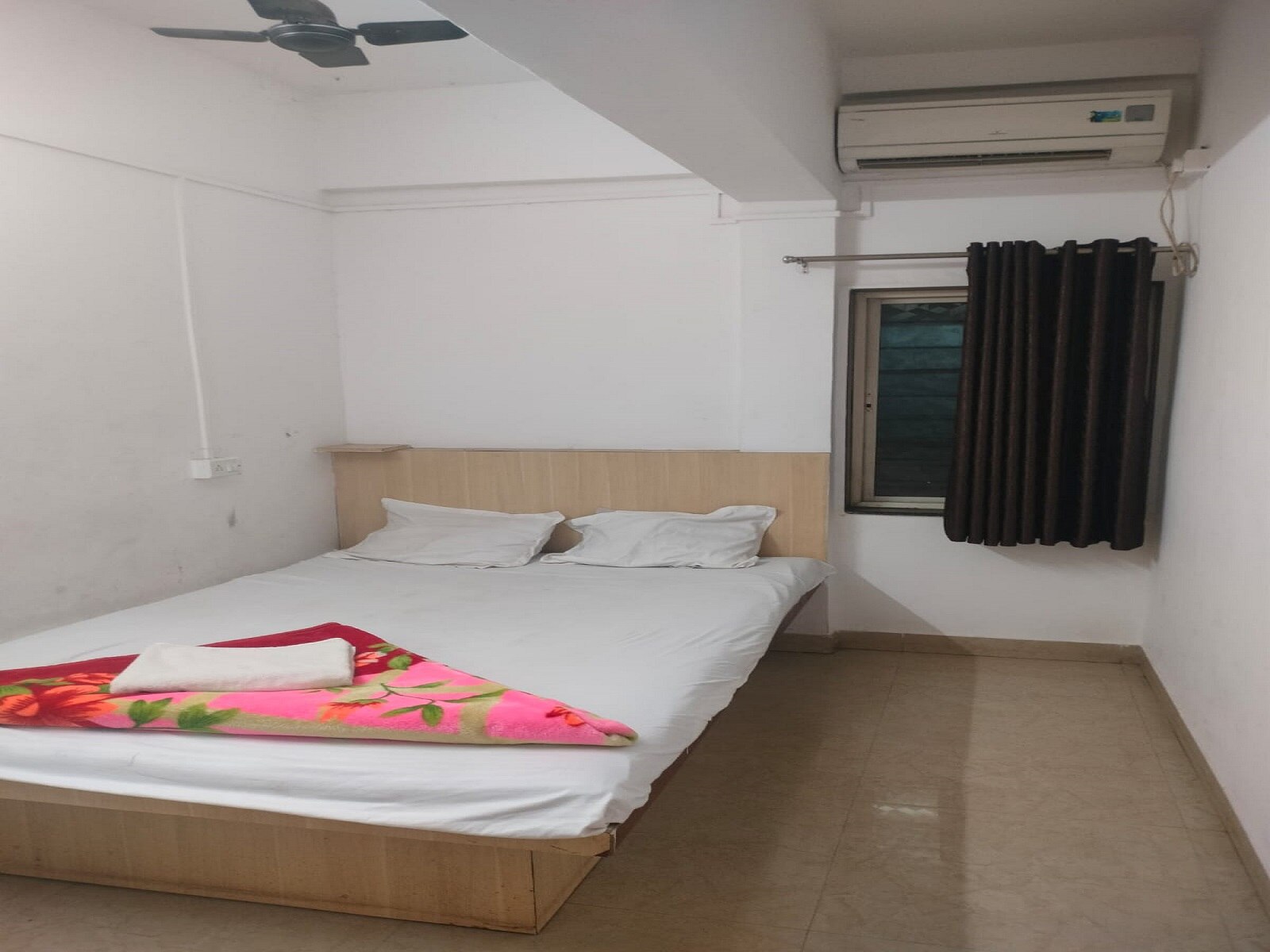 Hotel Relax Lodging - Tap to explore photos