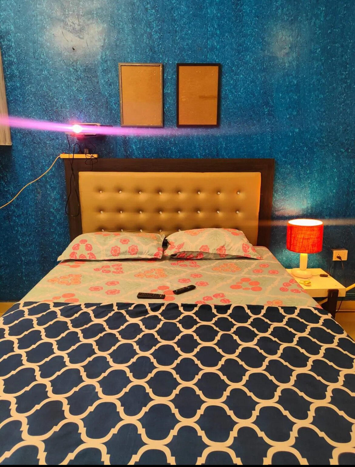 Cozy Inn - Tap to explore photos