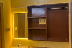 Railway AC Retiring Room, Velankanni
