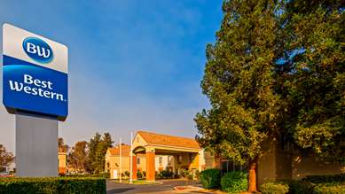 Best Western Brentwood Inn - Tap to explore photos