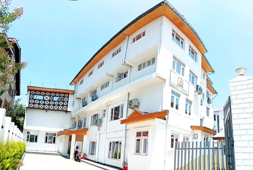 Hotel Golden Forest