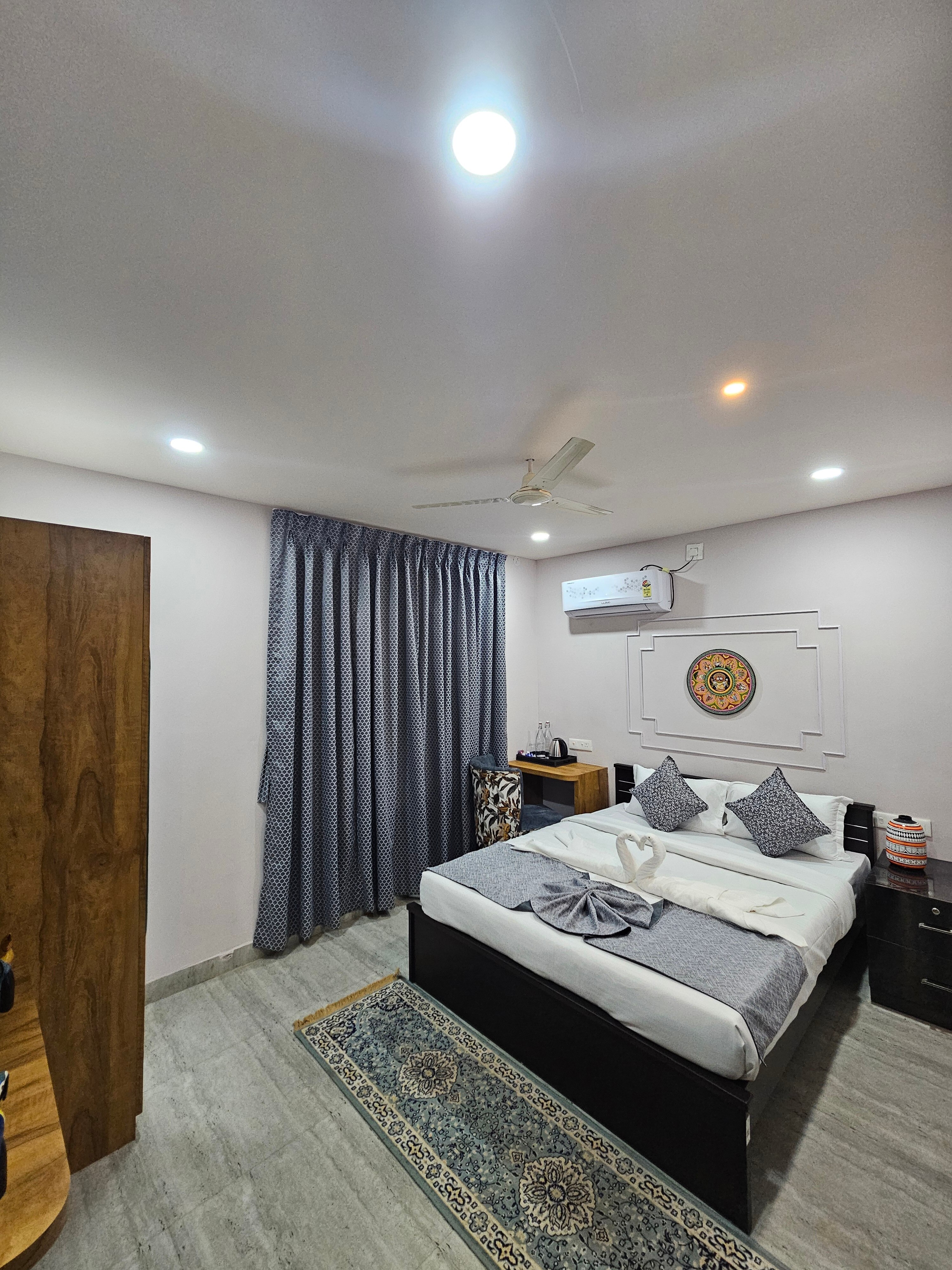 BESTAAY - A BOUTIQUE HOTEL - Tap to explore photos