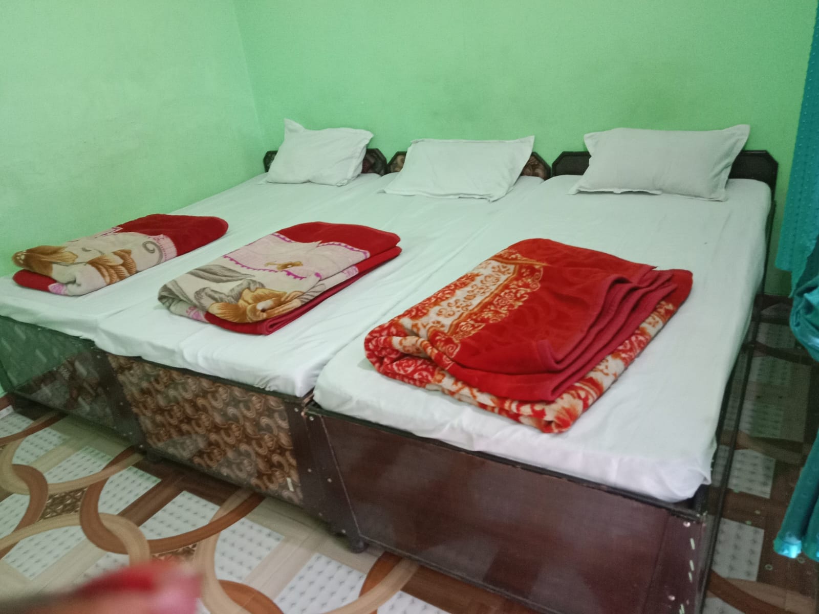 J P Homestay - Tap to explore photos