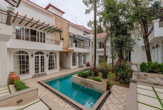 La Tierra Viva 3BHK Private Garden Apartment in Assagaon