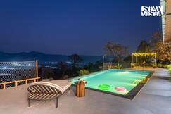 StayVista at Premium Rooms @ Evara Farms, Mulshi