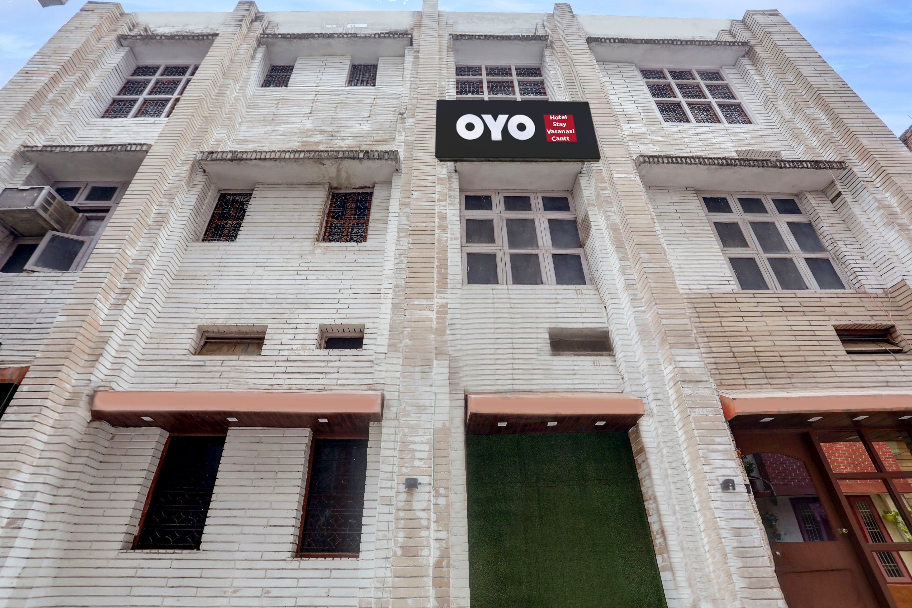 Hotel O Stay Varanasi Cantt - Tap to explore photos
