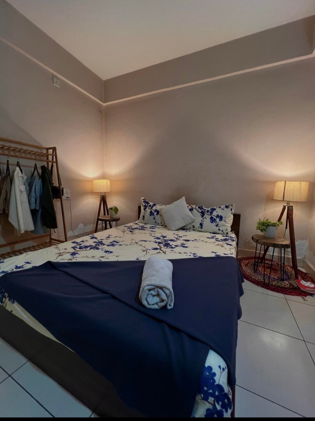 Ensuite Room with Private 3pc Bathroom - Tap to explore photos