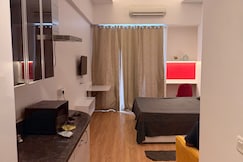 Gaur City Mall Suites Houseter Studio s, Greater Noida