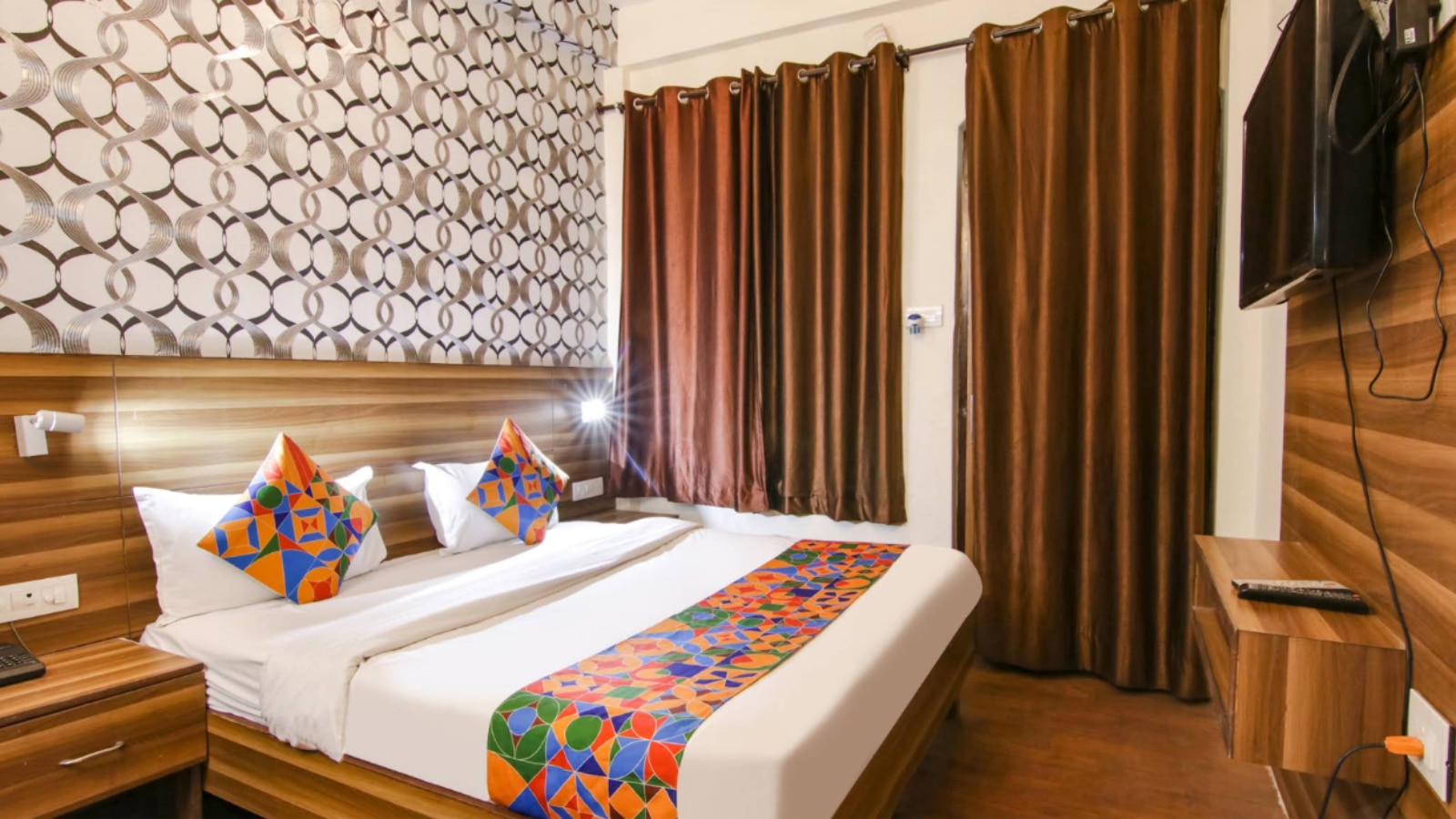 Hotel Vijay Palace Dharamshala - Tap to explore photos