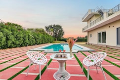 Alaya Stays Vijeta Farms With Pvt Pool, Lawn and Terrace, Faridabad