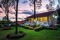 StayVista | 2 BHK Casa Pinnacle, Coonoor