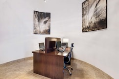 Best Western Plus Newport Mesa Inn, Orange