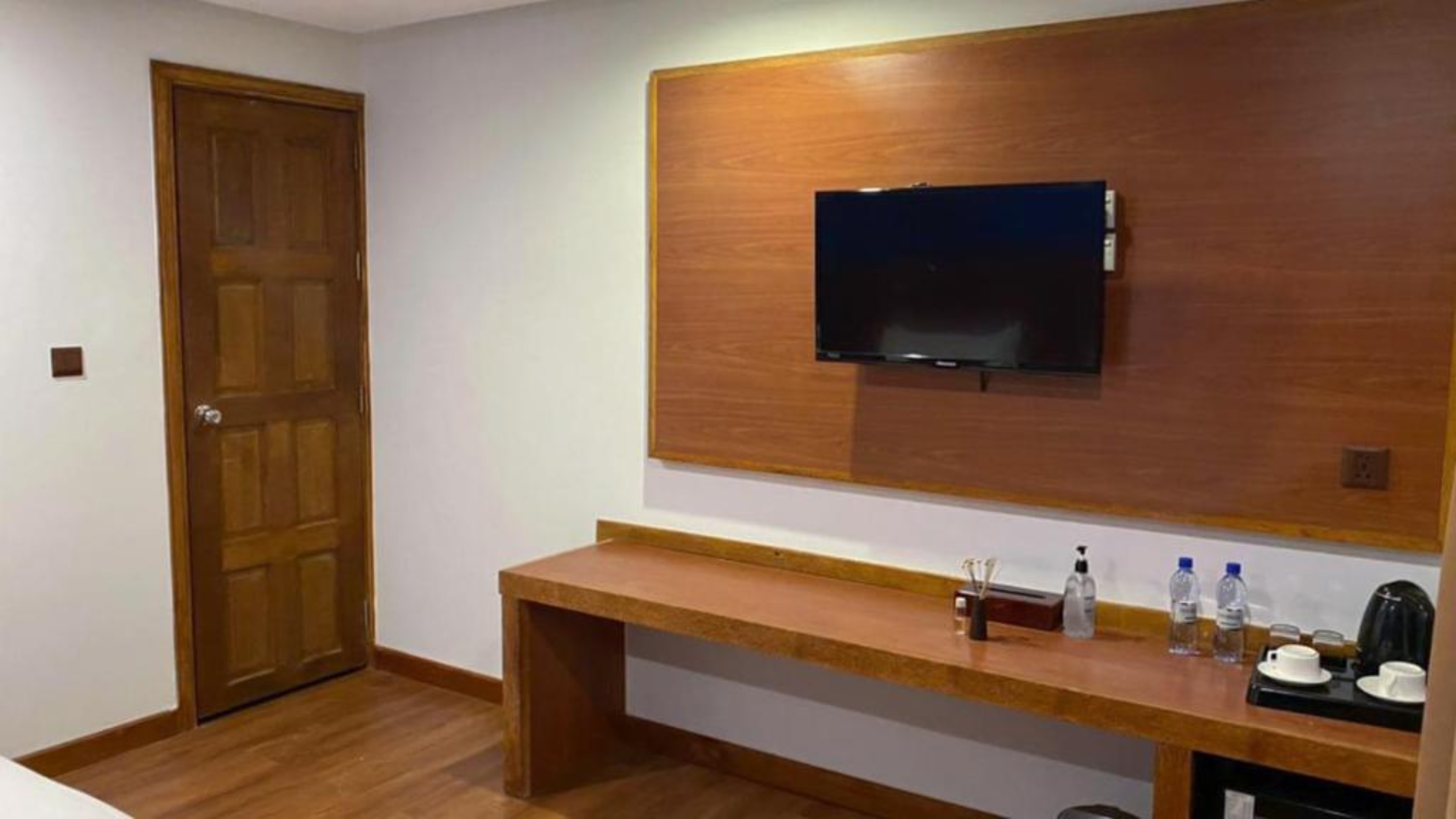 Maamadi Boutique Hotel - Tap to explore photos