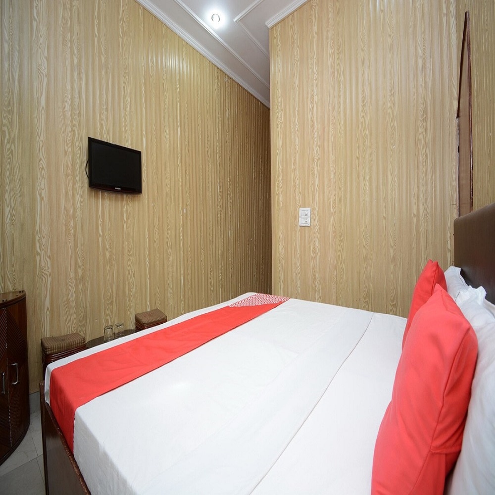 Nanda Lodge Pathankot - Tap to explore photos