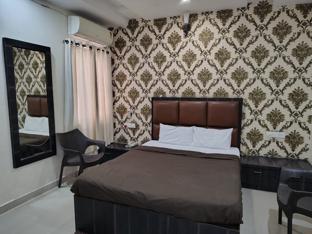 Hotel Sai Arya, Wardhaa 3