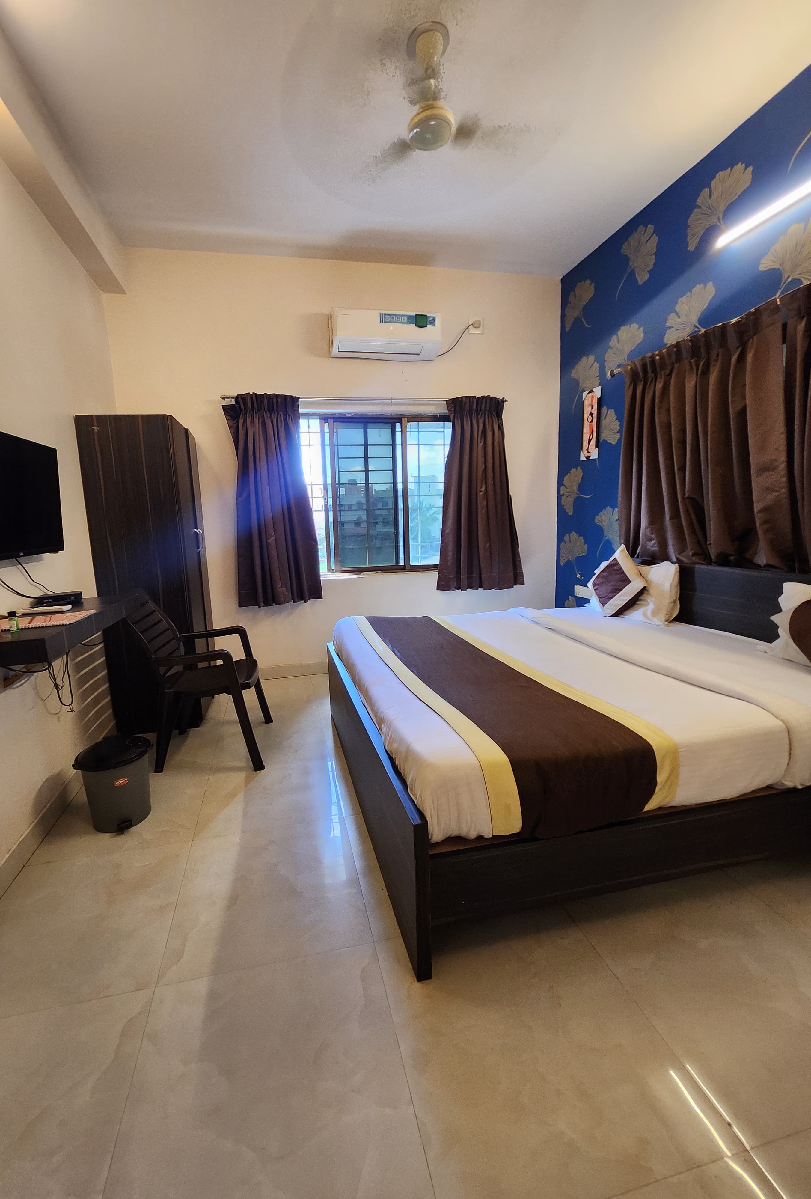 Hotel Vansh Residency - Tap to explore photos