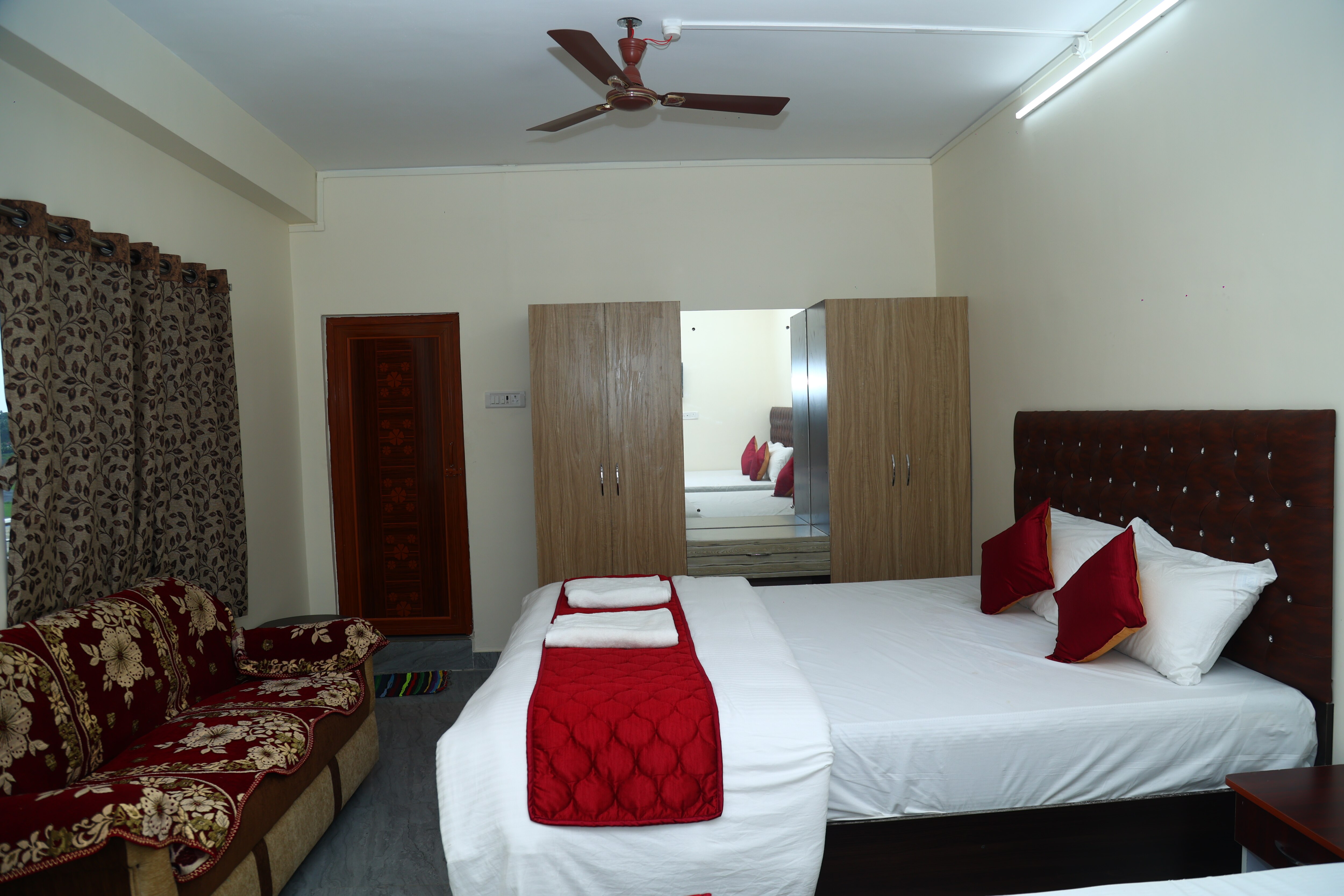 Non A/C ROOM Lagoonshade near PORT BLAIR AIRPORT - Tap to explore photos