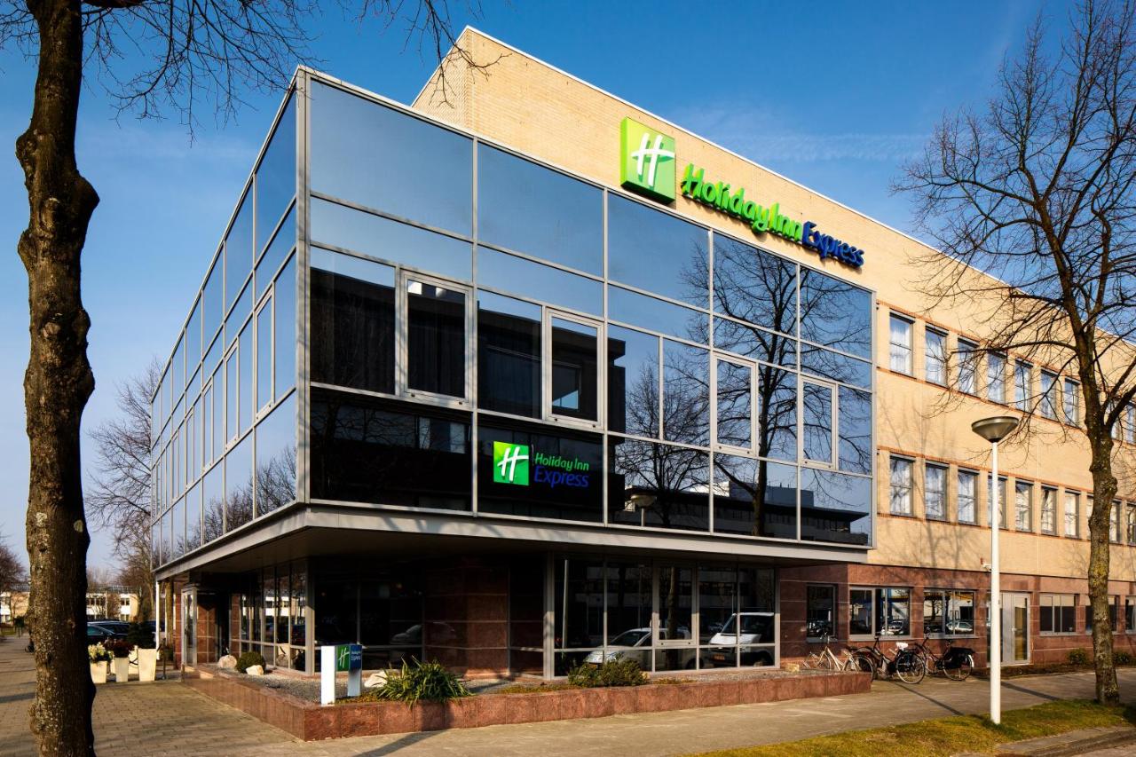 Holiday Inn Express Amsterdam - South - Tap to explore photos