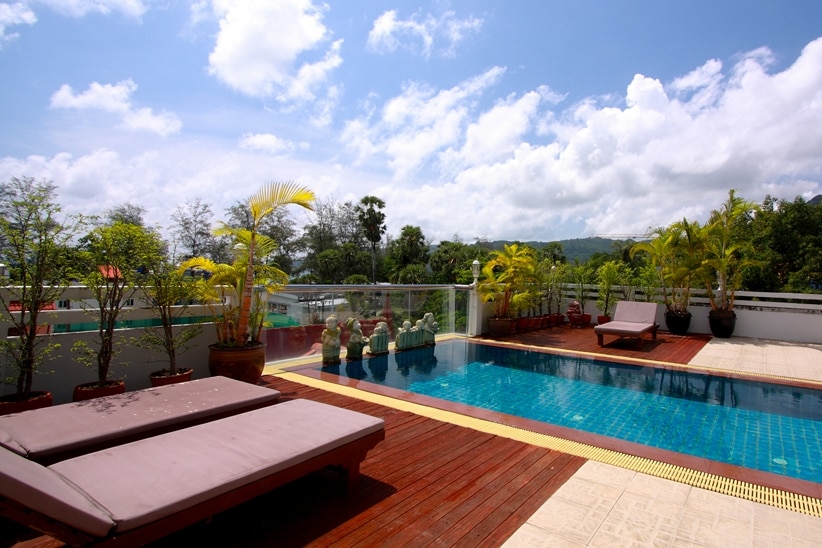 Rayaburi Hotel Patong - Tap to explore photos