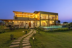 Blue Mirage Villa Pool Jacuzzi Blr, Devanhalli