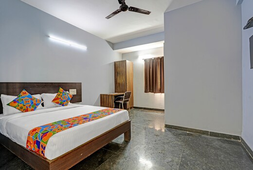 FabExpress Luxury Suites
