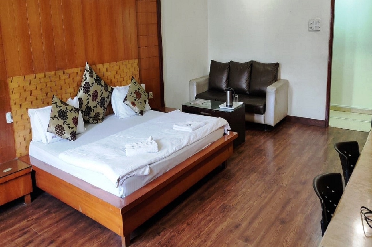 Hotel Mandakini Plaza - Tap to explore photos