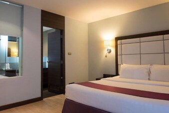 S Sukhumvit Suites Hotel